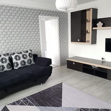 Ana Apartament Ramnicu Valcea Exterior photo